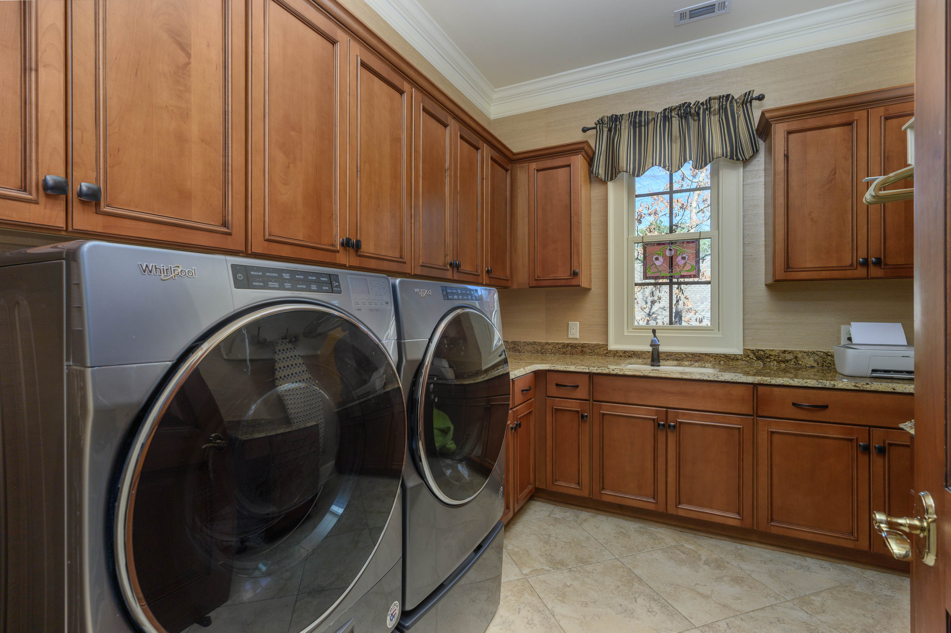 1050 Montgomery Drive image 25